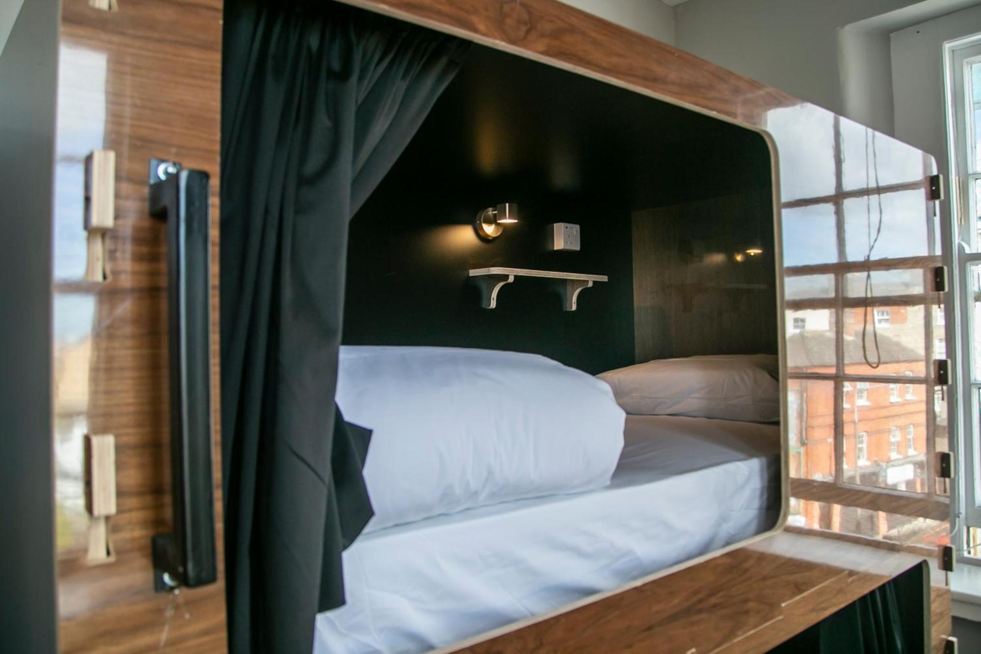Leevin Hostel Mountjoy Дублин Экстерьер фото