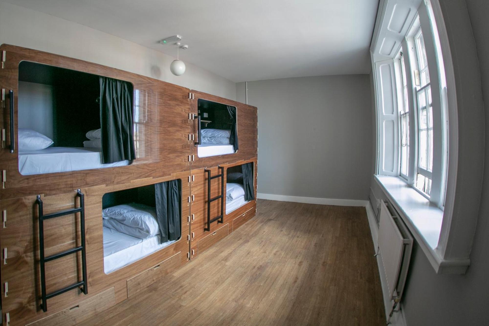 Leevin Hostel Mountjoy Дублин Экстерьер фото